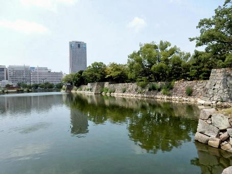 【風景写真】広島城からの眺め 【風景写真】広島城からの眺め 広島城,木々,堀の写真素材