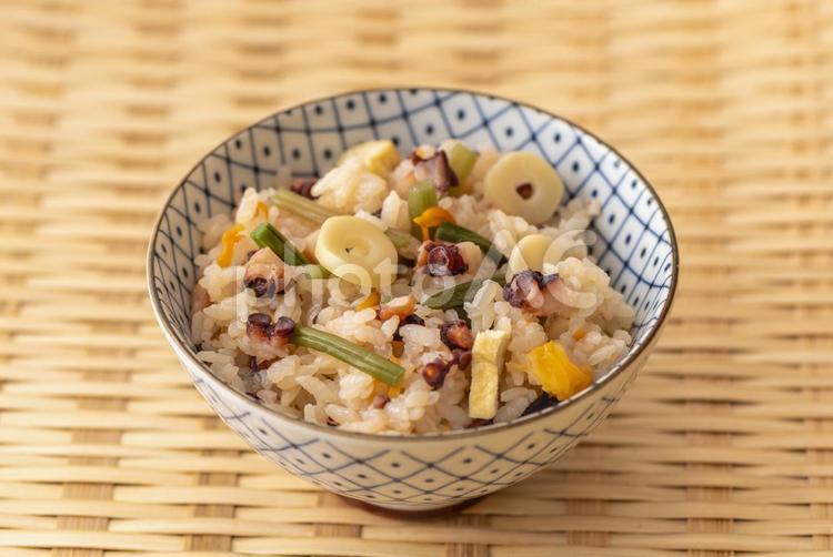 山菜とタコの炊き込みご飯 タコ,たこ,蛸の写真素材