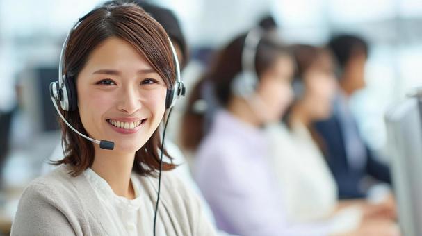 コールセンターで働くアジア人女性01の写真
