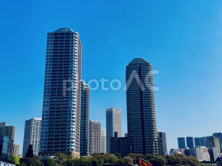 タワーマンションのある都市風景 タワーマンション,街並み,風景の写真素材
