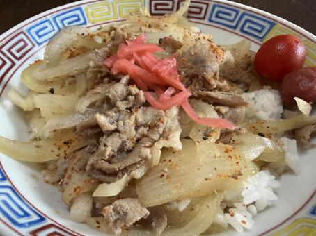 豚肉タマネギ丼　紅生姜トマト梅干し 豚肉,タマネギ,丼の写真素材