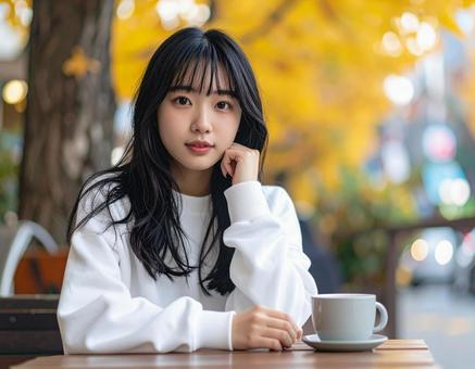 秋のテラス席で休憩 秋のテラス席で休憩の写真