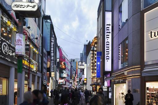 渋谷スクランブルスクウェア界隈の夜景1 渋谷,渋谷スクランブル交差点,夜景の写真素材