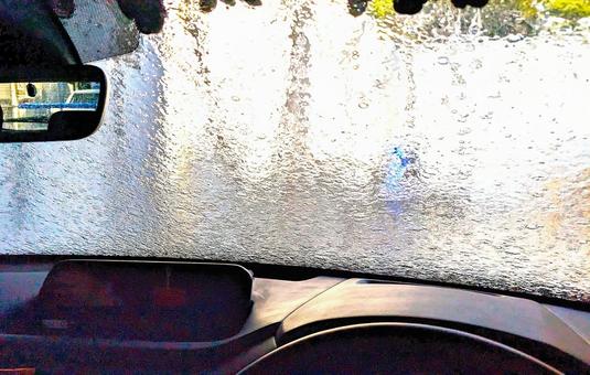 洗車完了を待つ車内 洗車完了を待つ車内 洗車機,水滴,雨の写真素材