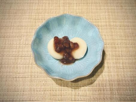 白玉団子とあんこの和スイーツの小皿 白玉団子とあんこの和スイーツの小皿 和菓子,白玉,団子の写真素材