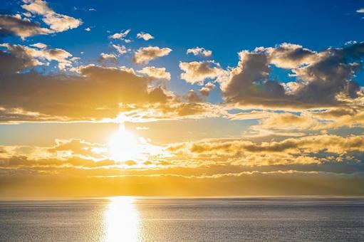 鹿児島　鹿児島湾の早朝の海 鹿児島湾,鹿児島,海の写真素材