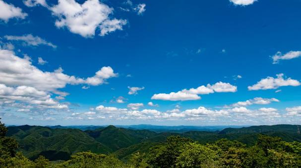 天空に響く山 天空に響く山 青空,山々,稜線の写真素材