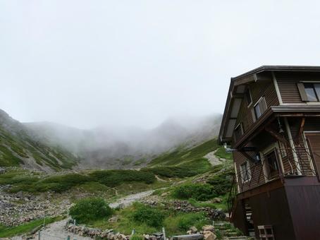 仙丈小屋と仙丈カール 仙丈小屋と仙丈カールの写真