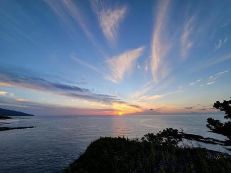 海から見る夕焼け 海から見る夕焼けの写真