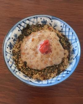 オートミールと鰹節のレンチンなどの茶碗飯 オートミールと鰹節のレンチンなどの茶碗飯の写真