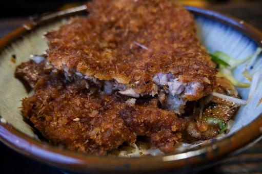 秩父名物のわらじカツ丼 わらじカツ丼,わらじカツ,カツの写真素材