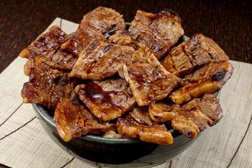 ボリューム満点の豚丼 ボリューム満点の豚丼の写真