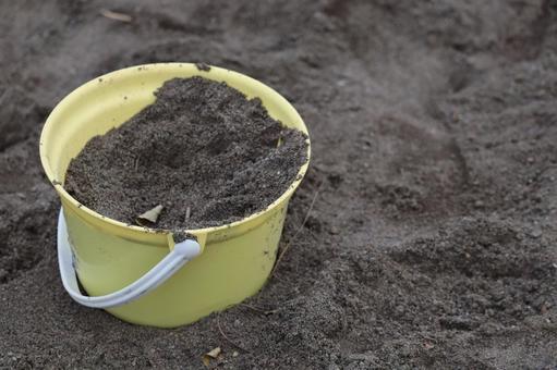 砂場に放置されたバケツ 公園,砂場,遊び場の写真素材