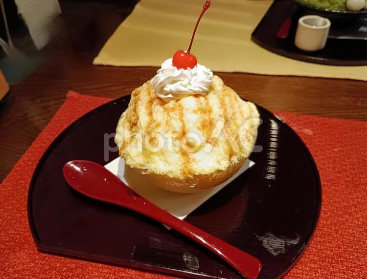 プリン味のかき氷 かき氷,氷菓,夏の写真素材