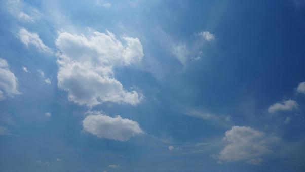 真夏の青空と雲 真夏の青空と雲の写真