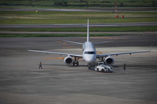 トーイングカート飛行機 トーイングカート飛行機の写真
