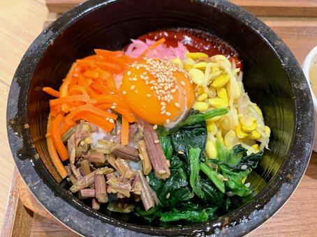 石焼ビビンバ 石焼ビビンバの写真