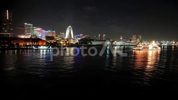 みなとみらいの景色 みなとみらい,夜景,イルミネーションの写真素材