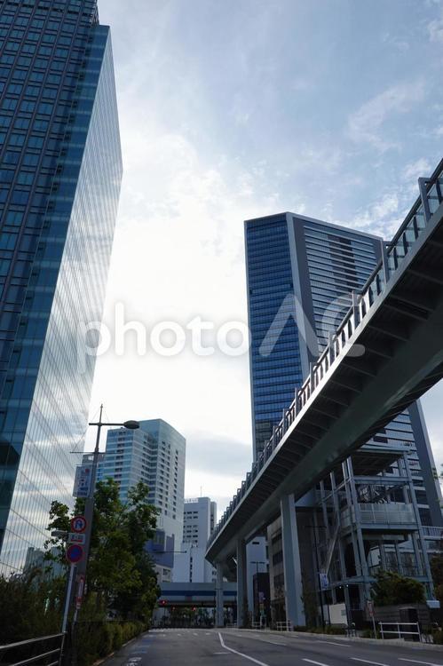 東京ポートシティ竹芝前から浜松町駅まで続く真新しい歩行者デッキ 東京ポートシティ竹芝,再開発,超高層ビルの写真素材