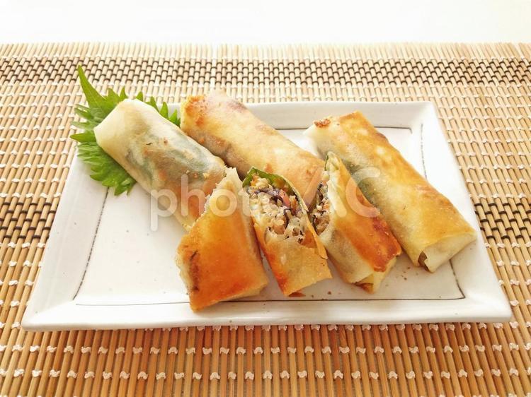 ひじき入り切り干し大根とチーズの春巻き ひじき入り,切り干し大根,チーズ入りの写真素材