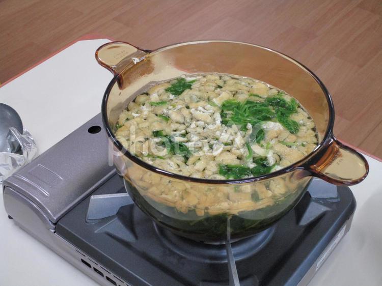 食育体験　小松菜のみそ汁作り お味噌汁,みそ汁,家庭料理の写真素材