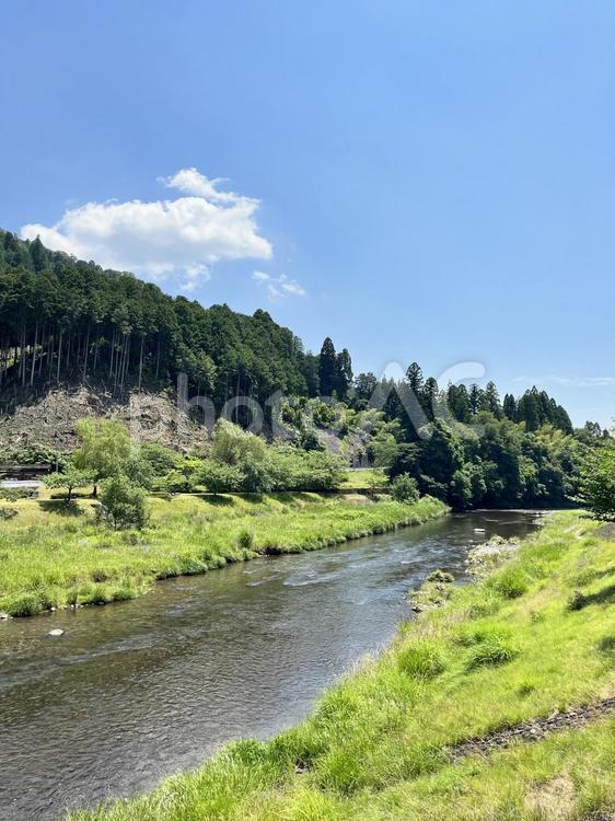 桂川の上流大堰川 川,山,田舎の写真素材