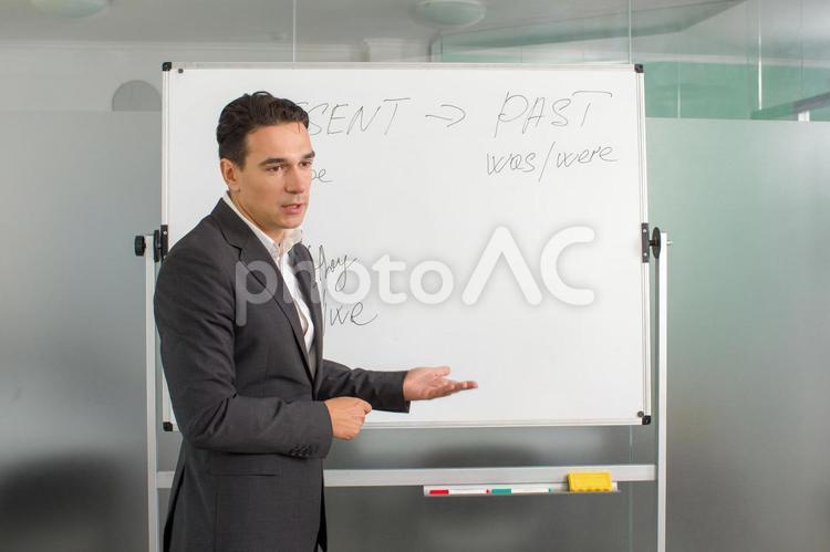 英会話教室の講師 ビジネス英会話,英会話,習い事の写真素材