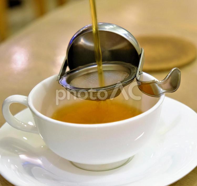 注がれる紅茶１ 紅茶,飲み物,カップの写真素材
