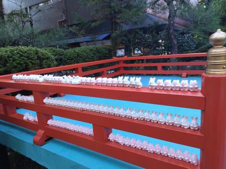 ウサギ ウサギ ウサギ,人形,神社の写真素材