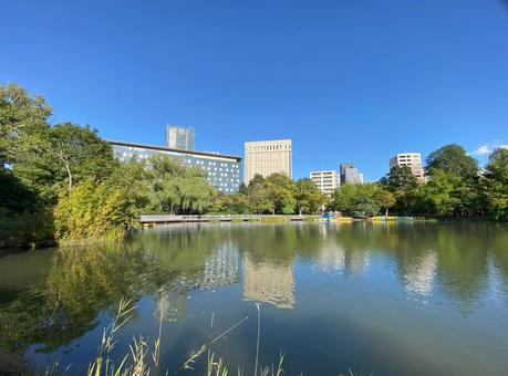 札幌市中島公園とパークホテル 札幌市中島公園とパークホテル 札幌,中島公園,北海道開拓の写真素材