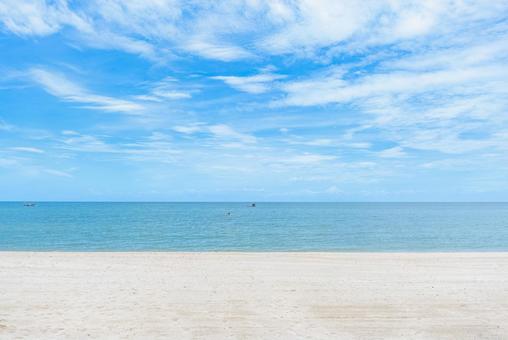 虹ヶ浜の夏の海(山口県) 虹ヶ浜の夏の海(山口県)の写真