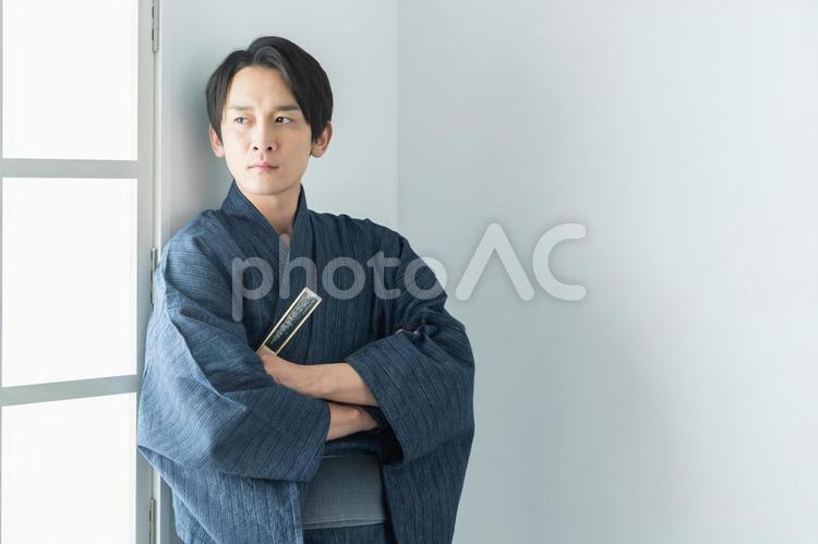浴衣を着た男性 男性,浴衣,日本人の写真素材