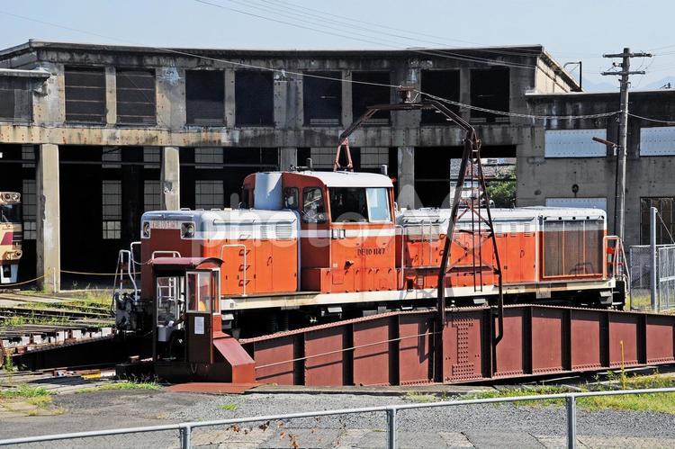 ディーゼル機関車　DE10　 ターンテーブル,旧津山扇形機関車庫,鉄道の写真素材