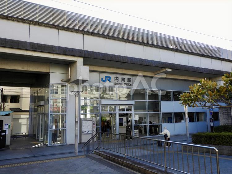 JR嵯峨野線円町駅舎 円町駅,嵯峨野線,山陰本線の写真素材