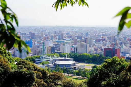 松山城から望む松山市の風景の写真