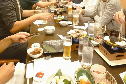 飲み会・懇親会・忘年会・新年会イメージ 飲み会・懇親会・忘年会・新年会イメージ 飲み会,懇親会,忘年会の写真素材