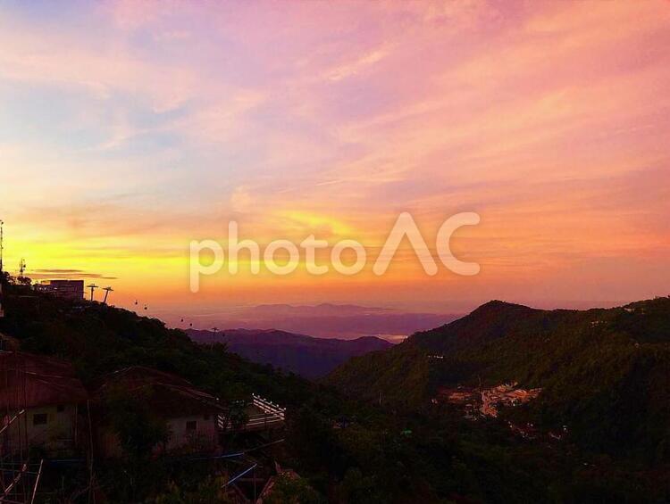夕焼け　マジックアワー 夕焼け,暁,オレンジの写真素材