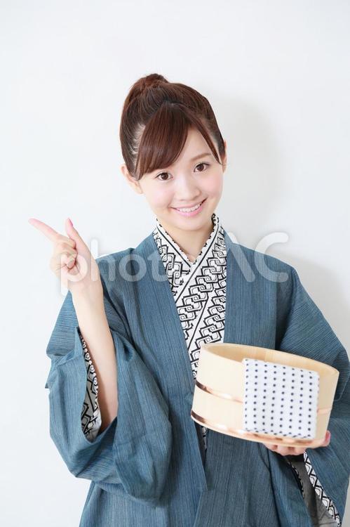 女子旅 温泉旅行イメージ 女子旅 温泉旅行イメージ 女子旅,大学生,和服の写真素材