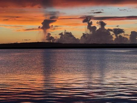 宮古島の夕焼け④ 宮古島の夕焼け④ 宮古島,夕焼け,海の写真素材