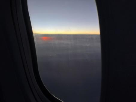 飛行機の窓からのマジックアワー 飛行機の窓からのマジックアワーの写真