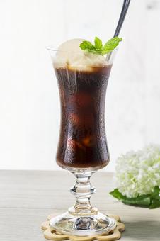 コーヒーフロート コーヒーフロート コーヒーフロート,アイスコーヒー,バニラアイスの写真素材