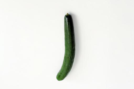 青いきゅうりの単品 青いきゅうりの単品 きゅうり,野菜,緑色の写真素材