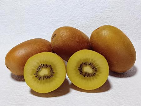 ゴールドキウイ ゴールドキウイ,キウイフルーツ,果物の写真素材