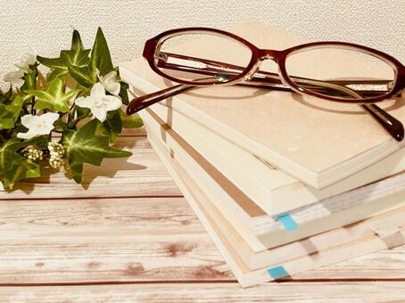 積読・読書・活字を読む習慣 読書,本,積読の写真素材