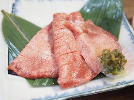 焼く前の牛タン 焼く前の牛タン 牛タン,肉,仙台名物の写真素材
