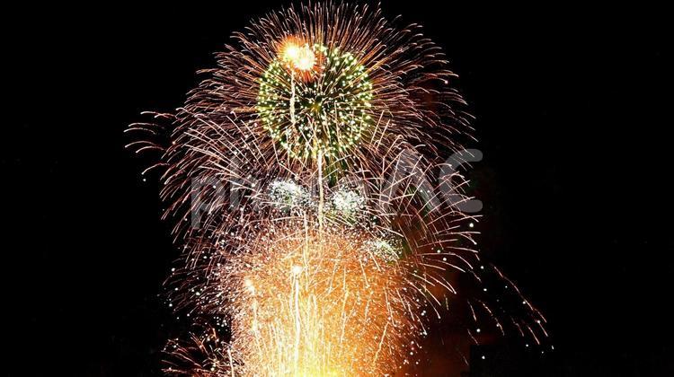 夏の夜を彩る  打ち上げ花火 花火,打ち上げ花火,夏の夜空の写真素材