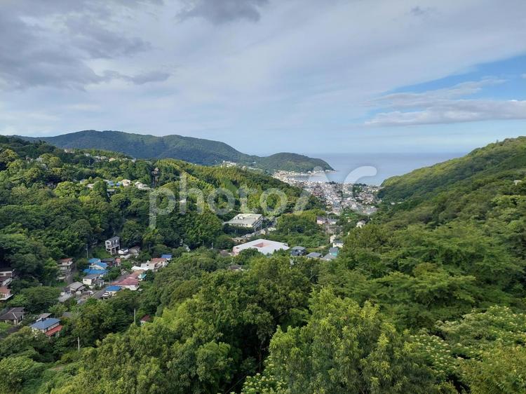 山から見る伊東市・宇佐美の集落 伊東市,宇佐美,集落の写真素材