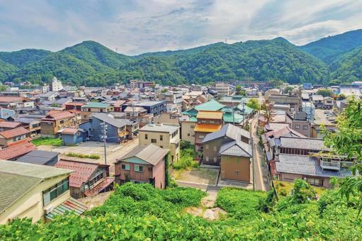 緑深き山里に佇む、加賀山中温泉の街並み 緑深き山里に佇む、加賀山中温泉の街並み 石川県,加賀市,山中温泉の写真素材