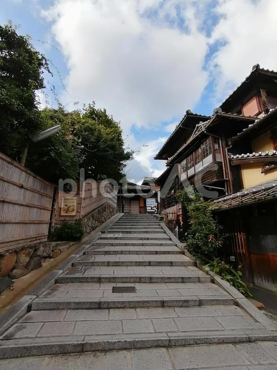 二年坂　二寧坂　縦位置 二年坂,二寧坂,三年坂の写真素材