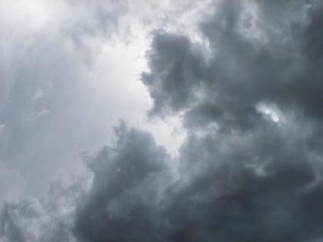 曇空のイメージ_48(不安定な空模様) 曇空のイメージ_48(不安定な空模様)の写真